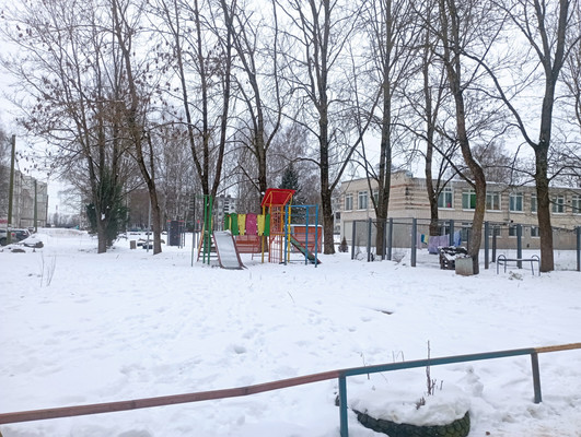Продам двухкомнатную (2-комн.) квартиру, 4, Новый Свет п