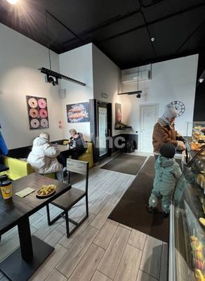 Продам коммерческое помещение 62 м2, Ореховый б-р, 24к3, Москва г