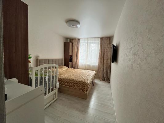 Продам трехкомнатную (3-комн.) квартиру, Громова ул, 140, Екатеринбург г