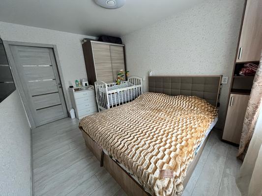 Продам трехкомнатную (3-комн.) квартиру, Громова ул, 140, Екатеринбург г