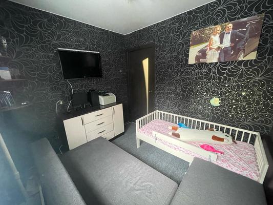 Продам трехкомнатную (3-комн.) квартиру, Громова ул, 140, Екатеринбург г