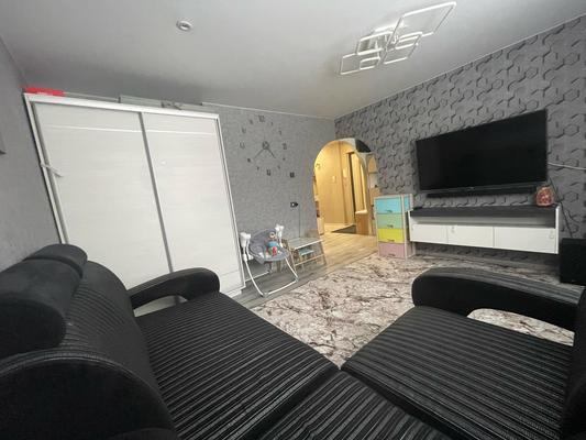 Продам трехкомнатную (3-комн.) квартиру, Громова ул, 140, Екатеринбург г