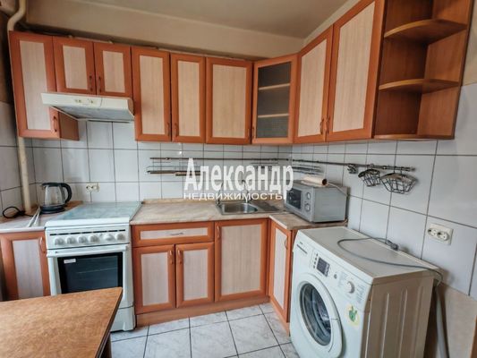 Продам двухкомнатную (2-комн.) квартиру, Бестужевская ул, 57, Санкт-Петербург г
