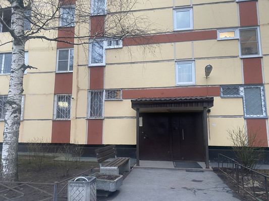 Продам двухкомнатную (2-комн.) квартиру, Школьная ул, 112А, Санкт-Петербург г