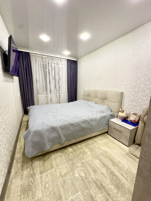 Продам двухкомнатную (2-комн.) квартиру, Беринга ул, 11, Мурманск г