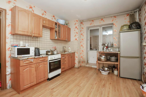 Продам трехкомнатную (3-комн.) квартиру, Сурнова ул, 30к9, Иркутск г