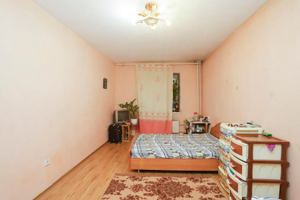 Продам трехкомнатную (3-комн.) квартиру, Сурнова ул, 30к9, Иркутск г