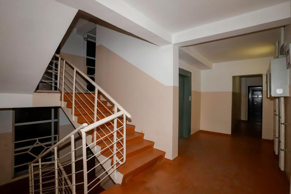 Продам трехкомнатную (3-комн.) квартиру, Сурнова ул, 30к9, Иркутск г