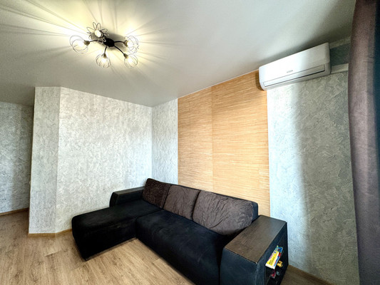 Продам двухкомнатную (2-комн.) квартиру, Луганская ул, 4, Екатеринбург г