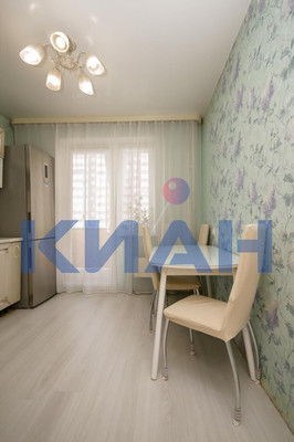 Продам двухкомнатную (2-комн.) квартиру, Мирошниченко ул, 22, Красноярск г