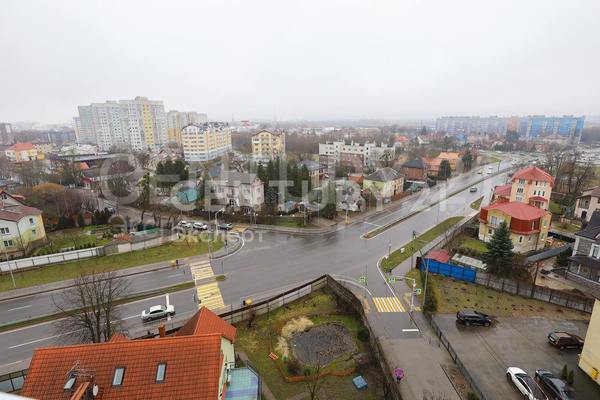 Продам двухкомнатную (2-комн.) квартиру, Аэропортная ул, 11 , Калининград г