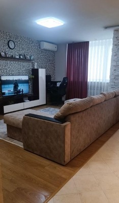 Продам трехкомнатную (3-комн.) квартиру, 339-й Стрелковой Дивизии ул, 12Д, Ростов-на-Дону г