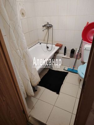 Продам однокомнатную (1-комн.) квартиру, Ветеранов ул, 1, Вартемяги д