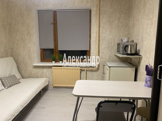 Продам комнату в 7-комн. квартире, Купчинская ул, 21к2, Санкт-Петербург г