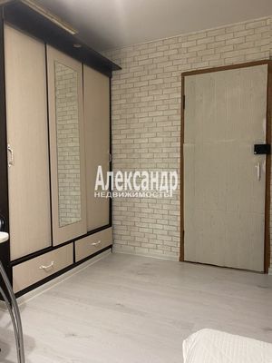 Продам комнату в 7-комн. квартире, Купчинская ул, 21к2, Санкт-Петербург г