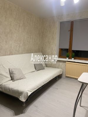 Продам комнату в 7-комн. квартире, Купчинская ул, 21к2, Санкт-Петербург г