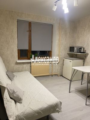 Продам комнату в 7-комн. квартире, Купчинская ул, 21к2, Санкт-Петербург г