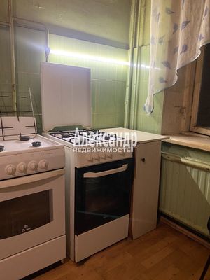 Продам комнату в 7-комн. квартире, Купчинская ул, 21к2, Санкт-Петербург г
