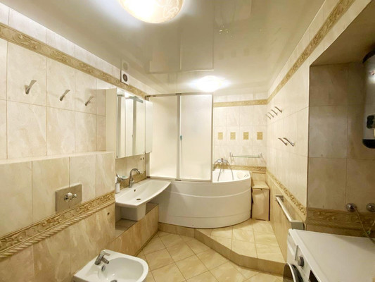 Продам трехкомнатную (3-комн.) квартиру, Бородина ул, 4, Пенза г