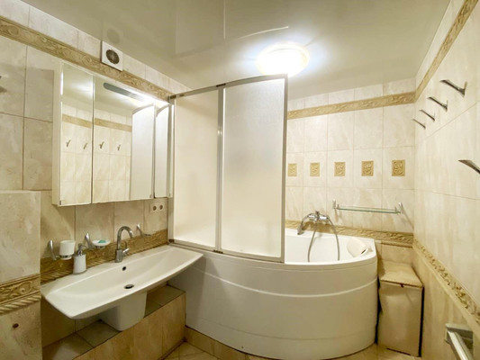 Продам трехкомнатную (3-комн.) квартиру, Бородина ул, 4, Пенза г