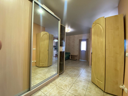 Продам двухкомнатную (2-комн.) квартиру, им. Героя Сарабеева В.И. ул, 9, Краснодар г