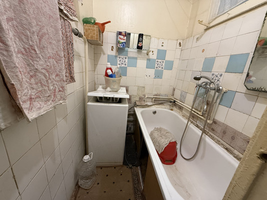 Продам двухкомнатную (2-комн.) квартиру, Каширская ул, 16к1, Ростов-на-Дону г