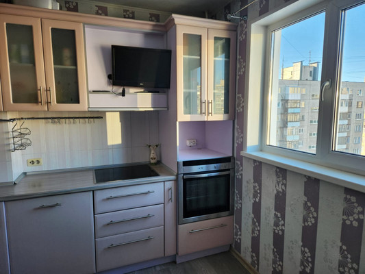 Продам трехкомнатную (3-комн.) квартиру, Старостина ул, 35, Мурманск г