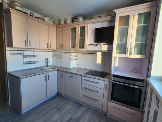 Продам трехкомнатную (3-комн.) квартиру, Старостина ул, 35, Мурманск г