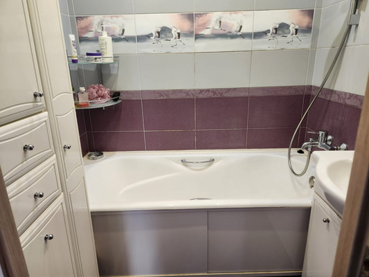 Продам трехкомнатную (3-комн.) квартиру, Старостина ул, 35, Мурманск г