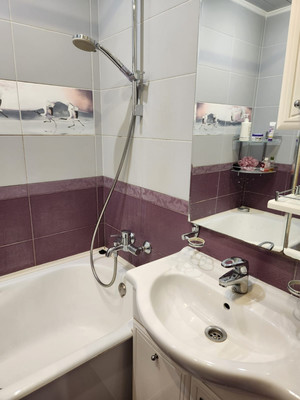 Продам трехкомнатную (3-комн.) квартиру, Старостина ул, 35, Мурманск г