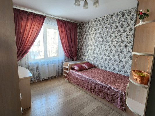 Продам трехкомнатную (3-комн.) квартиру, Старостина ул, 35, Мурманск г