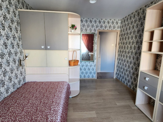 Продам трехкомнатную (3-комн.) квартиру, Старостина ул, 35, Мурманск г
