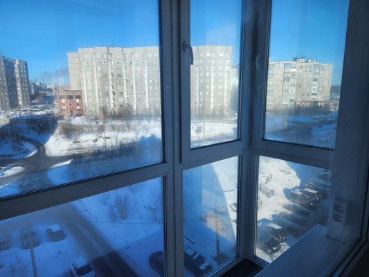 Продам трехкомнатную (3-комн.) квартиру, Старостина ул, 35, Мурманск г