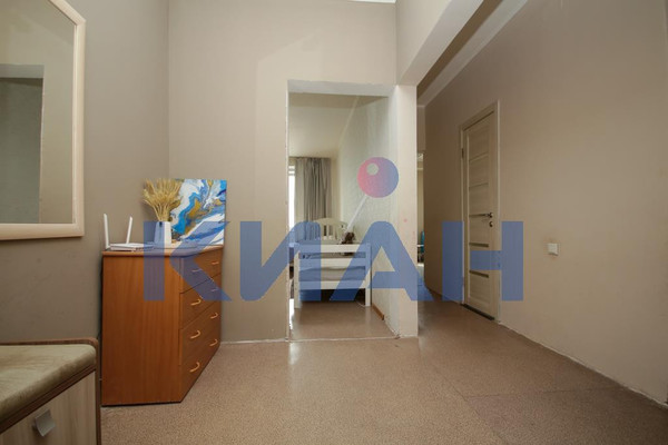 Продам однокомнатную (1-комн.) квартиру, Шахтеров ул, 44, Красноярск г