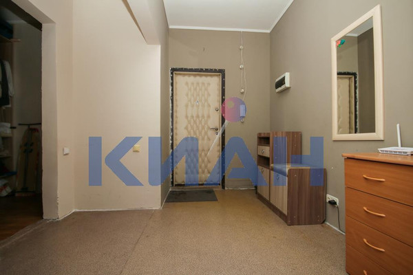 Продам однокомнатную (1-комн.) квартиру, Шахтеров ул, 44, Красноярск г