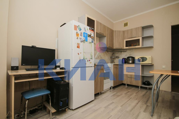 Продам однокомнатную (1-комн.) квартиру, Шахтеров ул, 44, Красноярск г