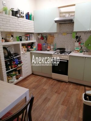 Продам трехкомнатную (3-комн.) квартиру, Большой Смоленский пр-кт, д. 28, Санкт-Петербург г