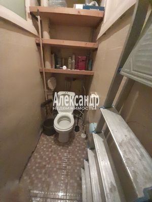 Продам трехкомнатную (3-комн.) квартиру, Большой Смоленский пр-кт, д. 28, Санкт-Петербург г