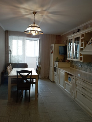 Продам трехкомнатную (3-комн.) квартиру, Академика Лаврентьева ул, 11, Казань г