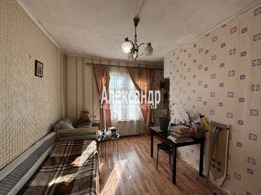 Продам 3-комн. в 4-комн. квартире, Межевая ул, 13, Лисий Нос п