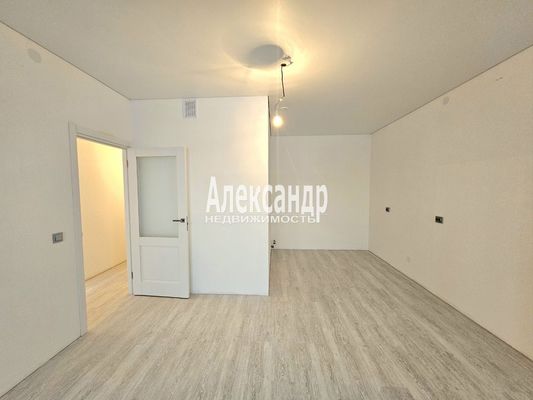 Продам трехкомнатную (3-комн.) квартиру, Уральская ул, 25, Санкт-Петербург г