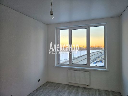 Продам трехкомнатную (3-комн.) квартиру, Уральская ул, 25, Санкт-Петербург г