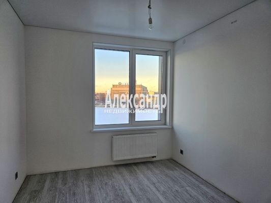 Продам трехкомнатную (3-комн.) квартиру, Уральская ул, 25, Санкт-Петербург г