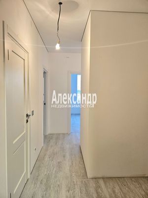 Продам трехкомнатную (3-комн.) квартиру, Уральская ул, 25, Санкт-Петербург г