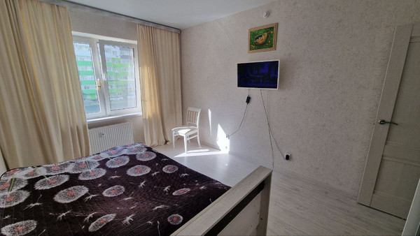 Продам двухкомнатную (2-комн.) квартиру, им. Героя Советского Союза Якова Кобзаря ул, 41, Краснодар г