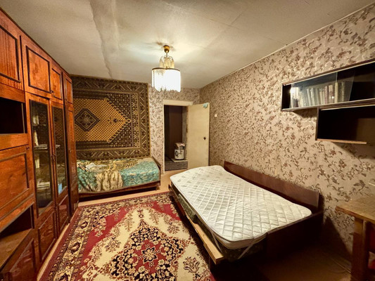 Продам трехкомнатную (3-комн.) квартиру, Березовая ул, 1к1, Рязань г