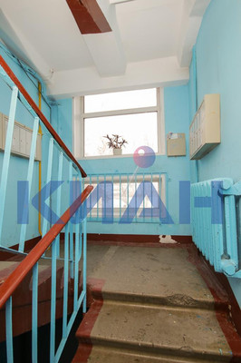 Продам двухкомнатную (2-комн.) квартиру, Парашютная ул, 12, Красноярск г