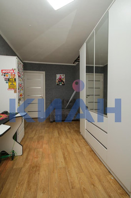 Продам двухкомнатную (2-комн.) квартиру, Парашютная ул, 12, Красноярск г