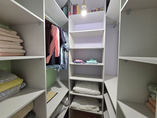 Продам трехкомнатную (3-комн.) квартиру, Поляны ул, 5кА, Москва г