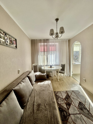 Продам трехкомнатную (3-комн.) квартиру, Ульянова Дмитрия ул, 20, Ялта г